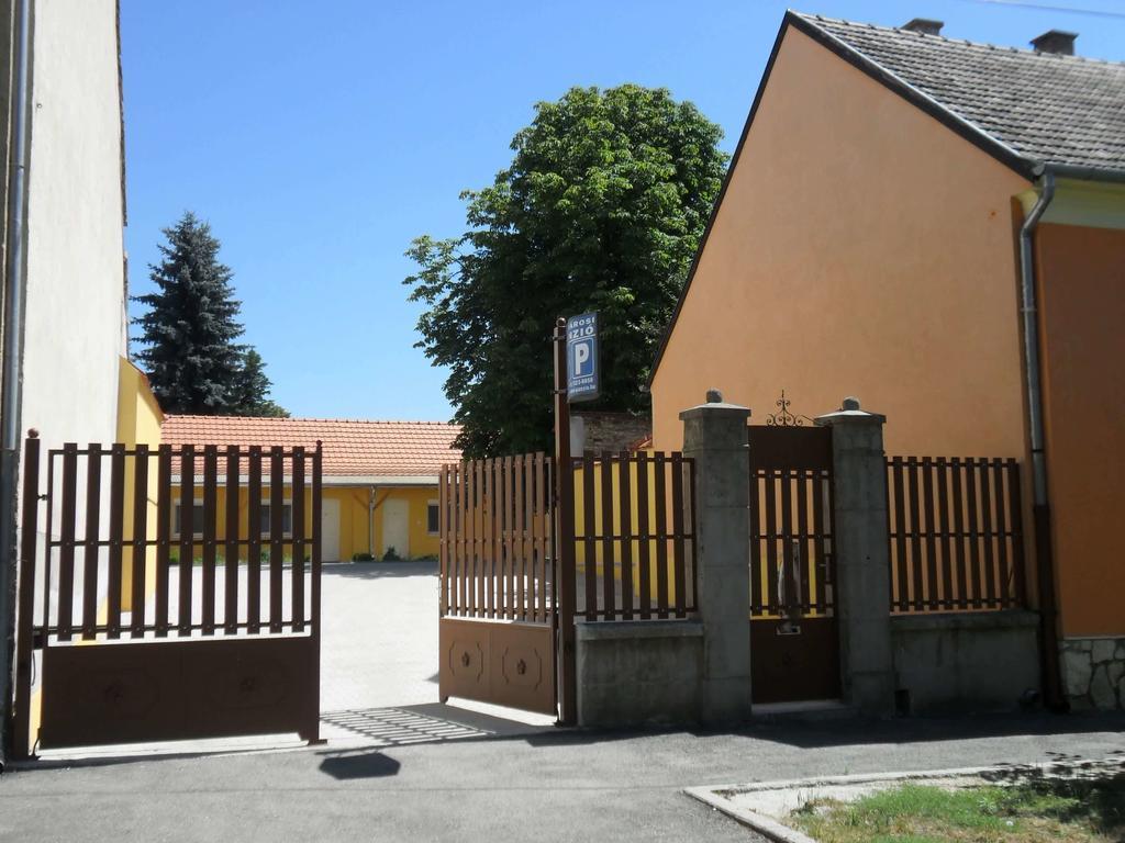 Belvarosi Rezidencia Pápa Exteriér fotografie