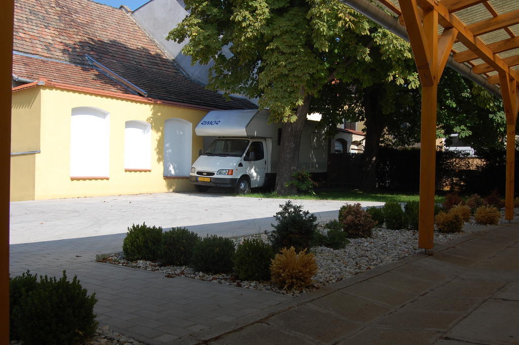 Belvarosi Rezidencia Pápa Exteriér fotografie